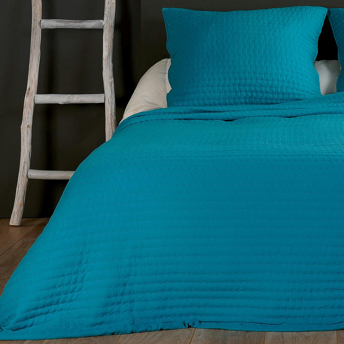 - Couvre lit et taie matelassés polyester bleu 180x240 cm