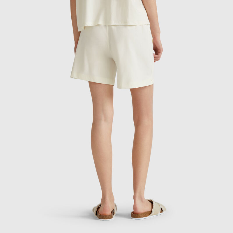 Shorts with drawstring
