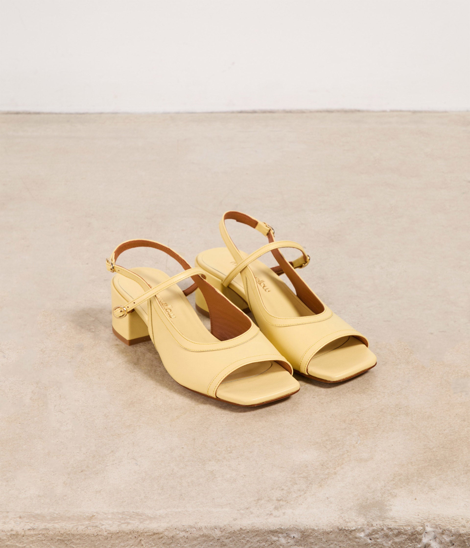 Slingbacks en cuir jaune Lamya