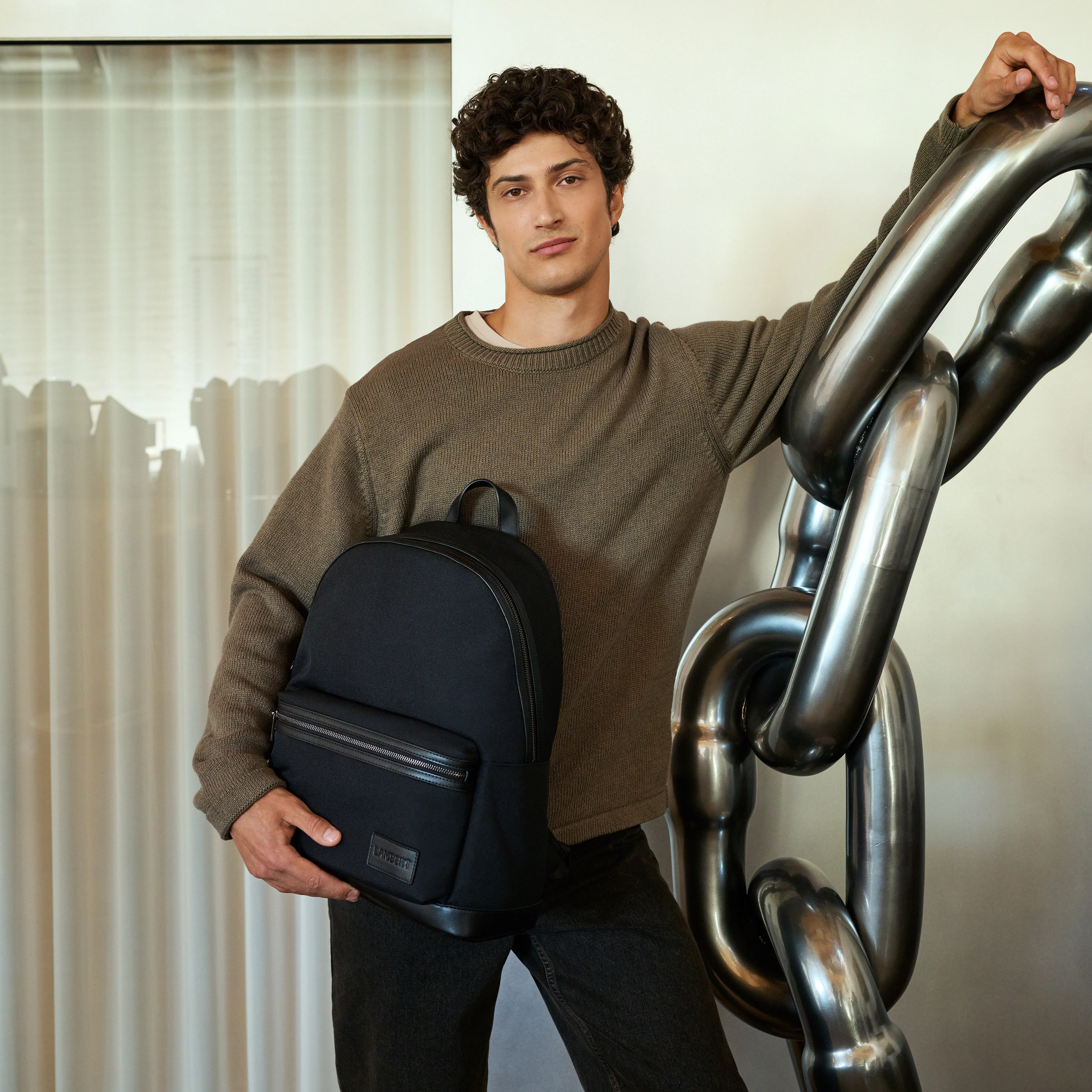 The Logan – Backpack in Black Canvas