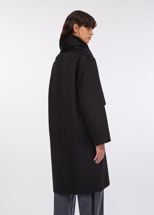 Cappotto in lana con sciarpa