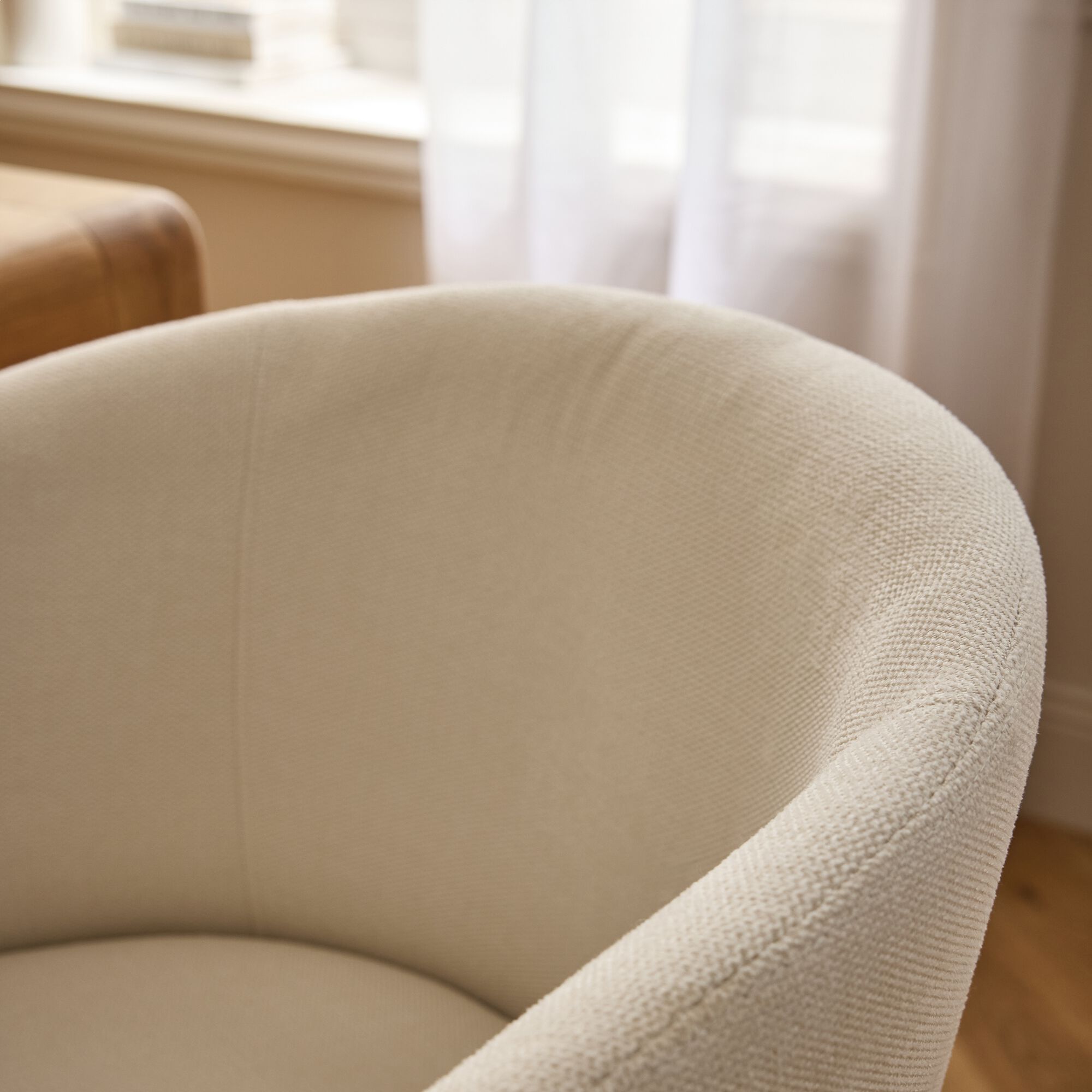 PEILLE - Chaise en tissu et métal avec accoudoirs - blanc ventoux
