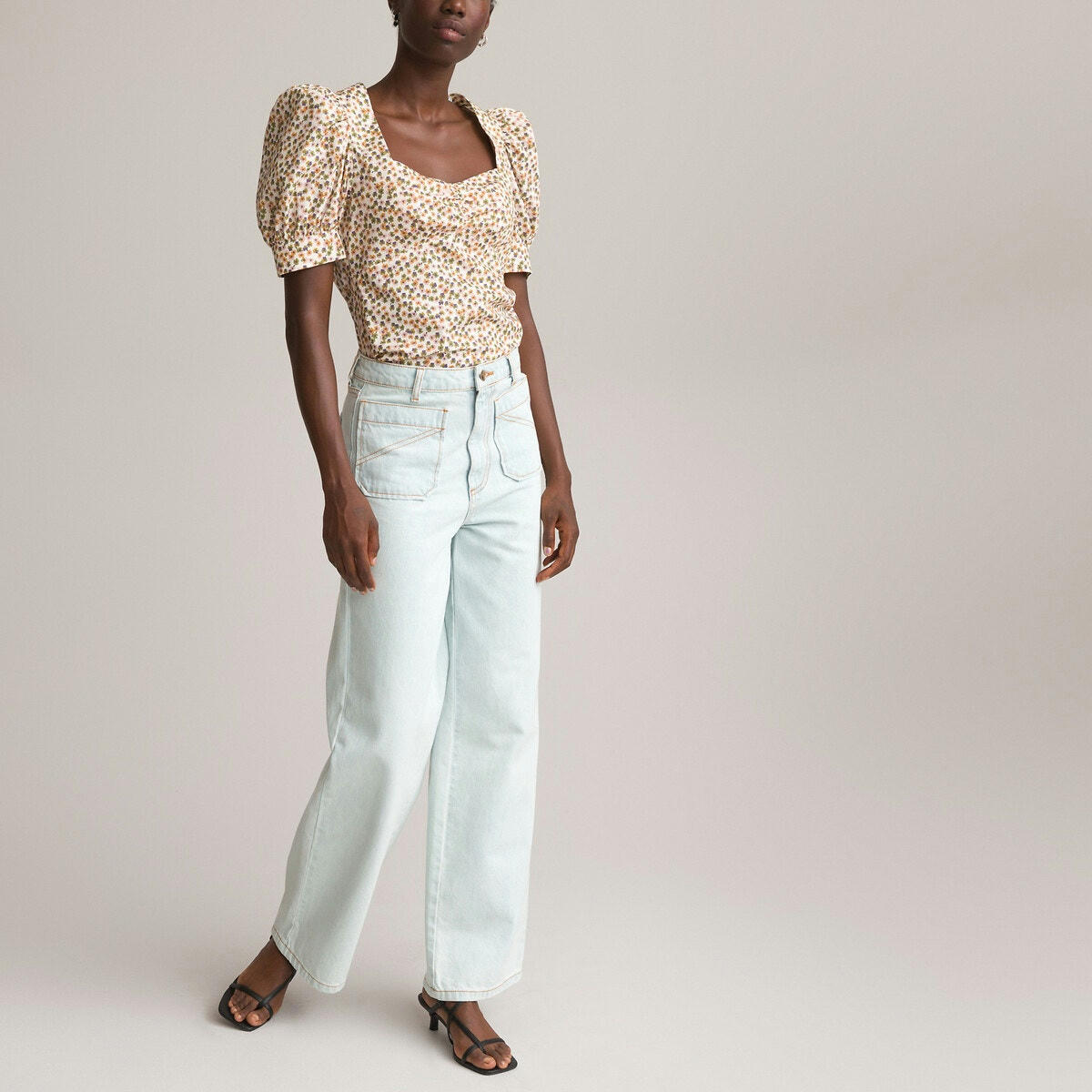 Blouse décolleté cœur, manches courtes ballons