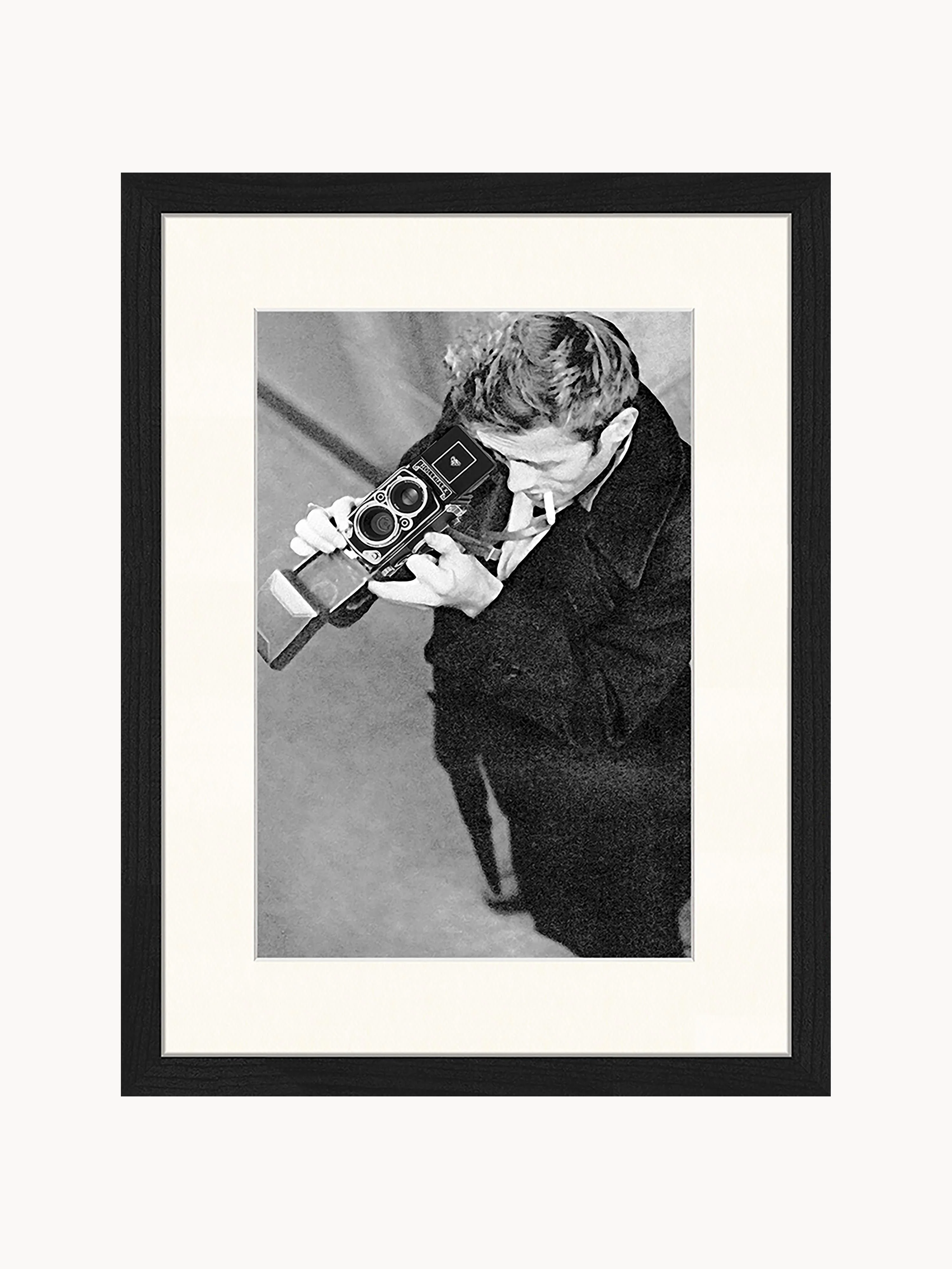 Gerahmte Fotografie James Dean with Camera