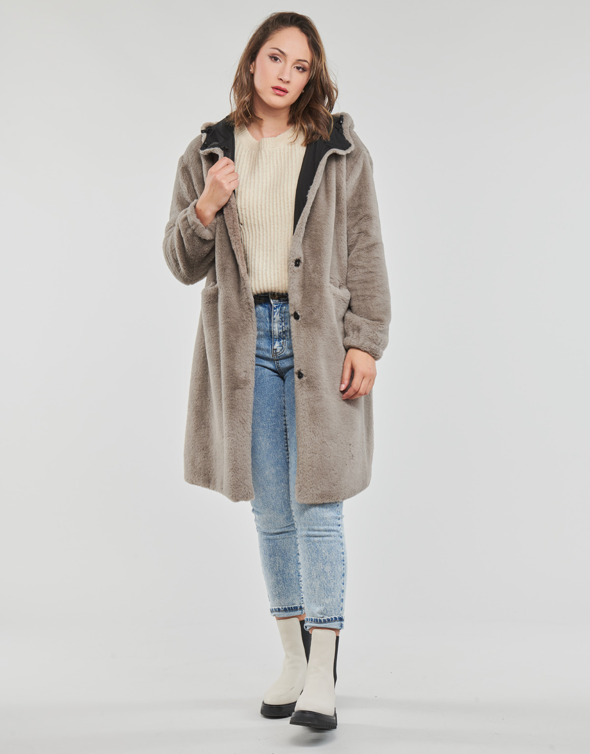 Oakwood - SMILING - Beige