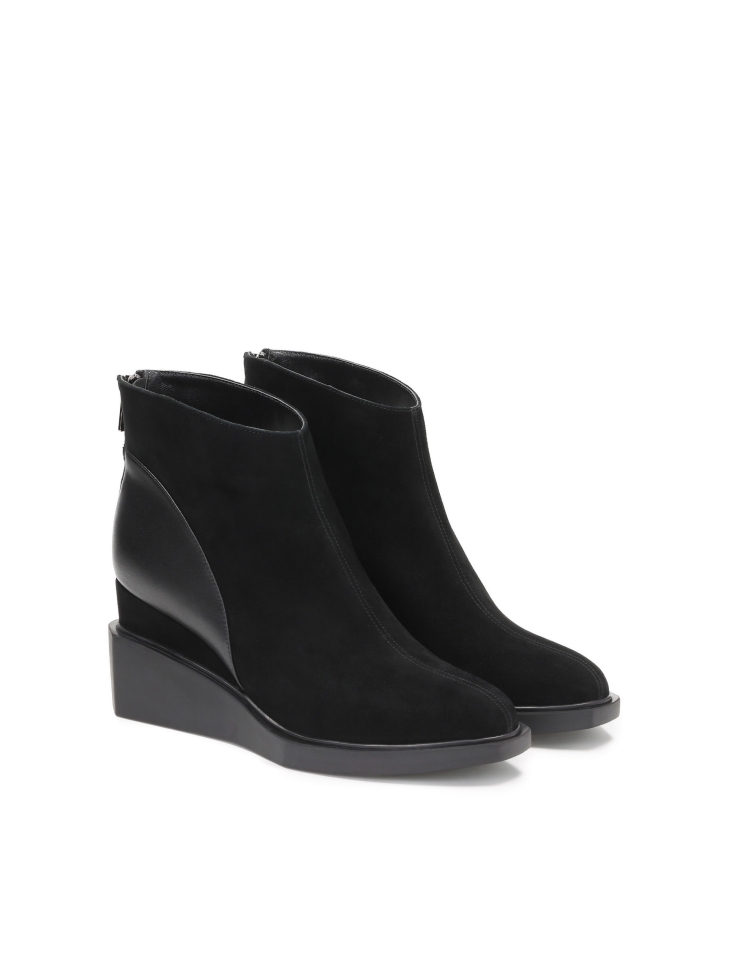 Ladies' black boots