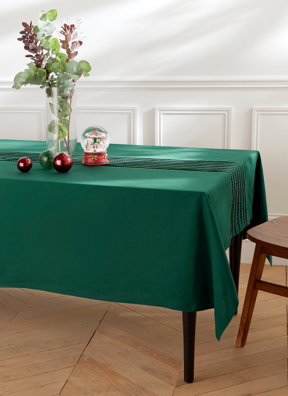 NAPPE PLISSÉE CENTRE DE TABLE AVEC BRODERIES VERT