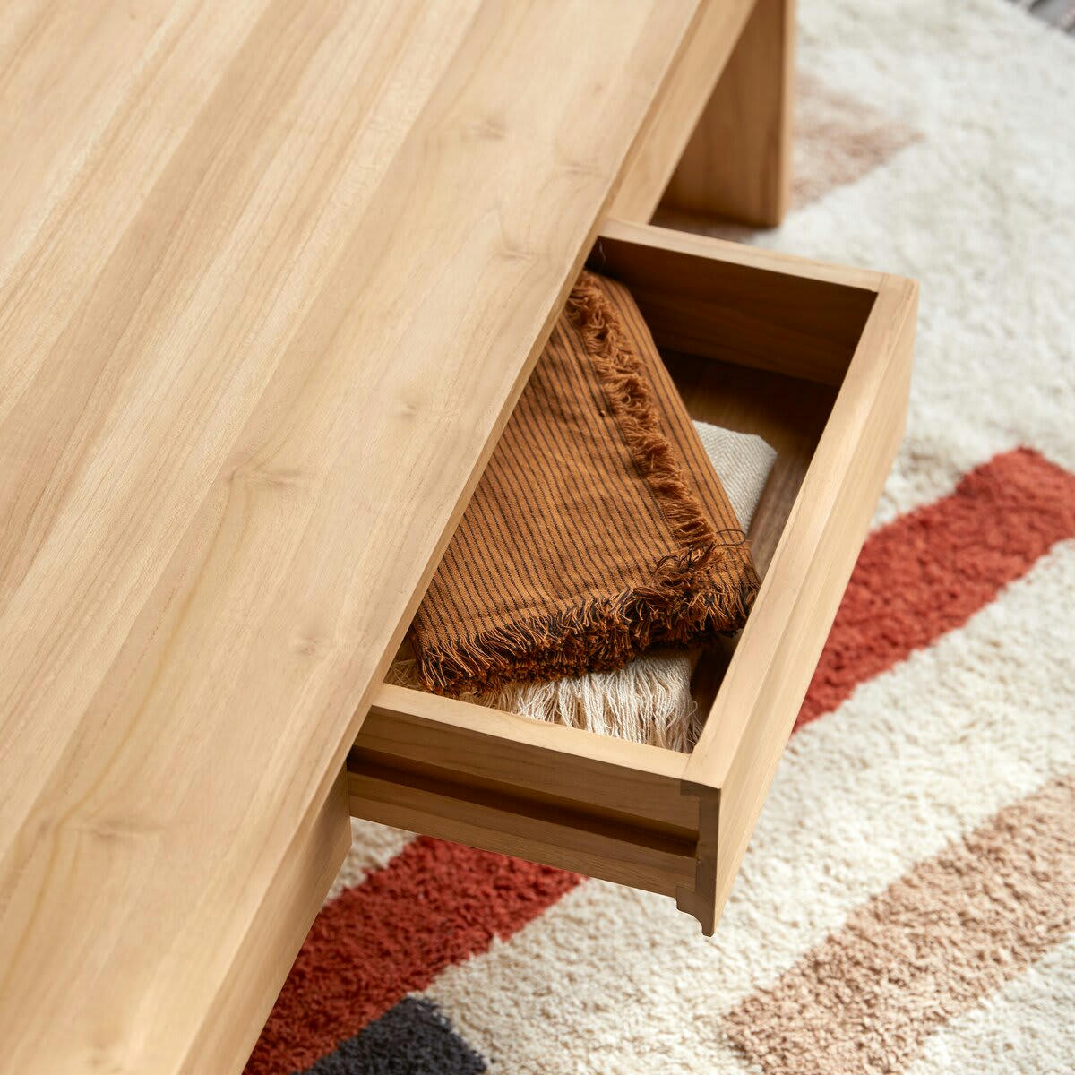 EDEN - Table basse en teck massif