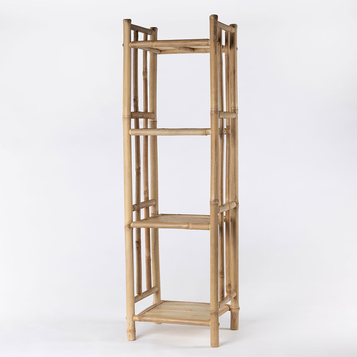 Estante com 4 níveis em bambu