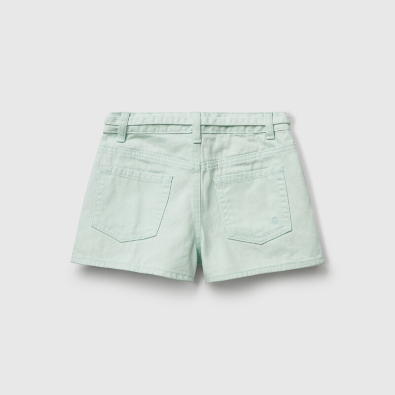 Shorts with belt