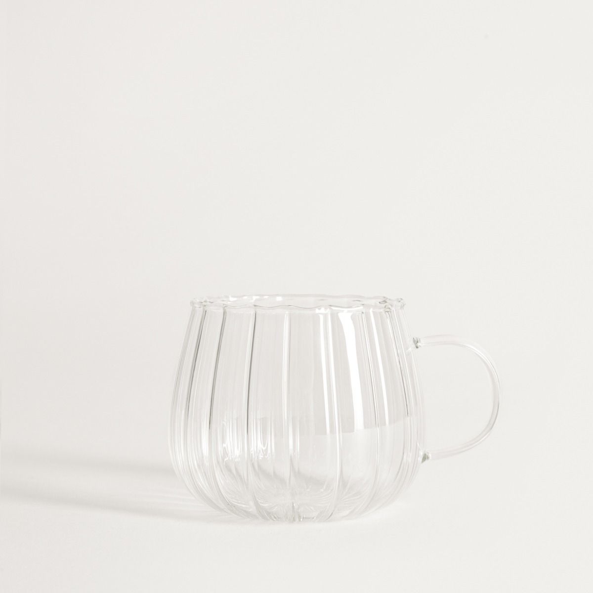 Szklanka EDES ryflowana z uchem 0,35 l