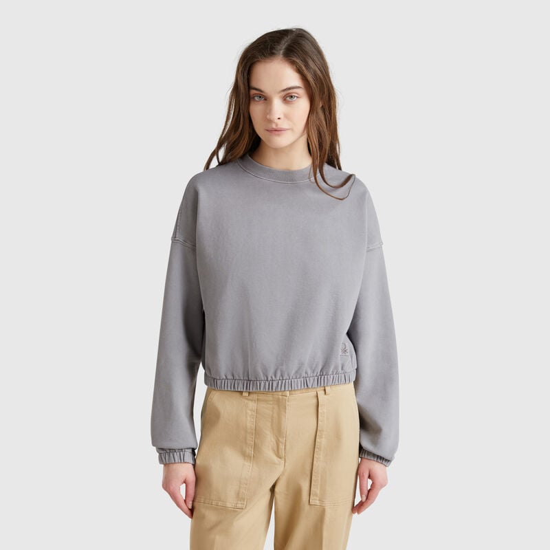 Sweatshirt with elastic