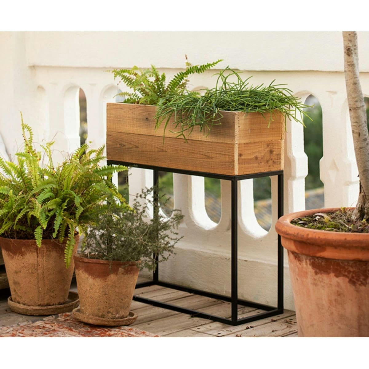 - Jardinière sur pied en métal noir et bois recyclé 55x21x60,5cm
