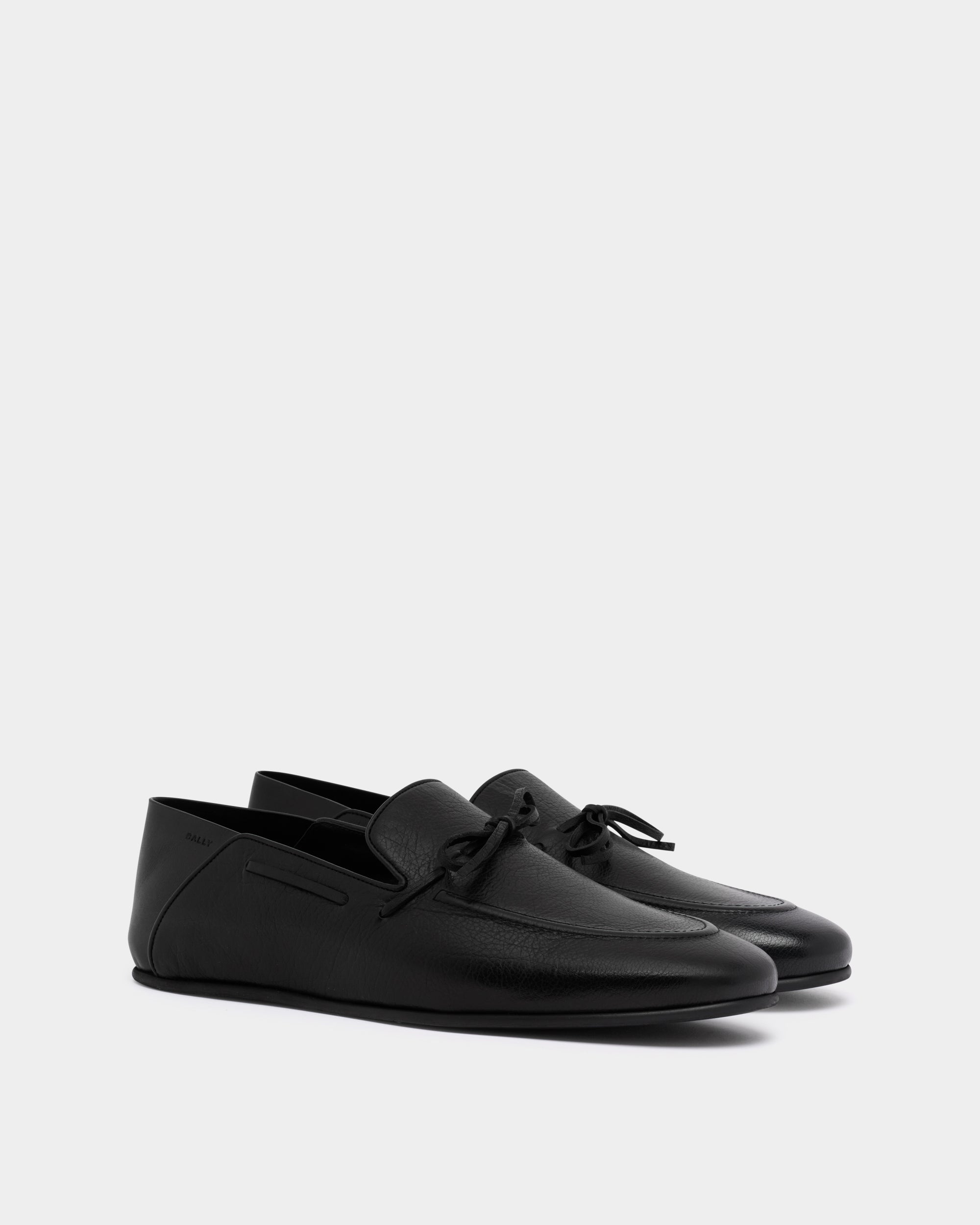 Loafer Eclat aus genarbtem Leder in Schwarz