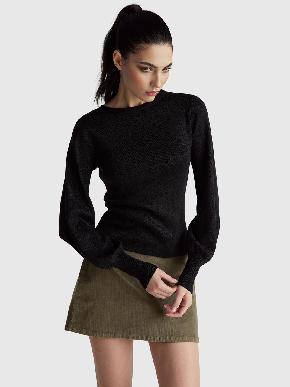 Sweater with belt and lurex