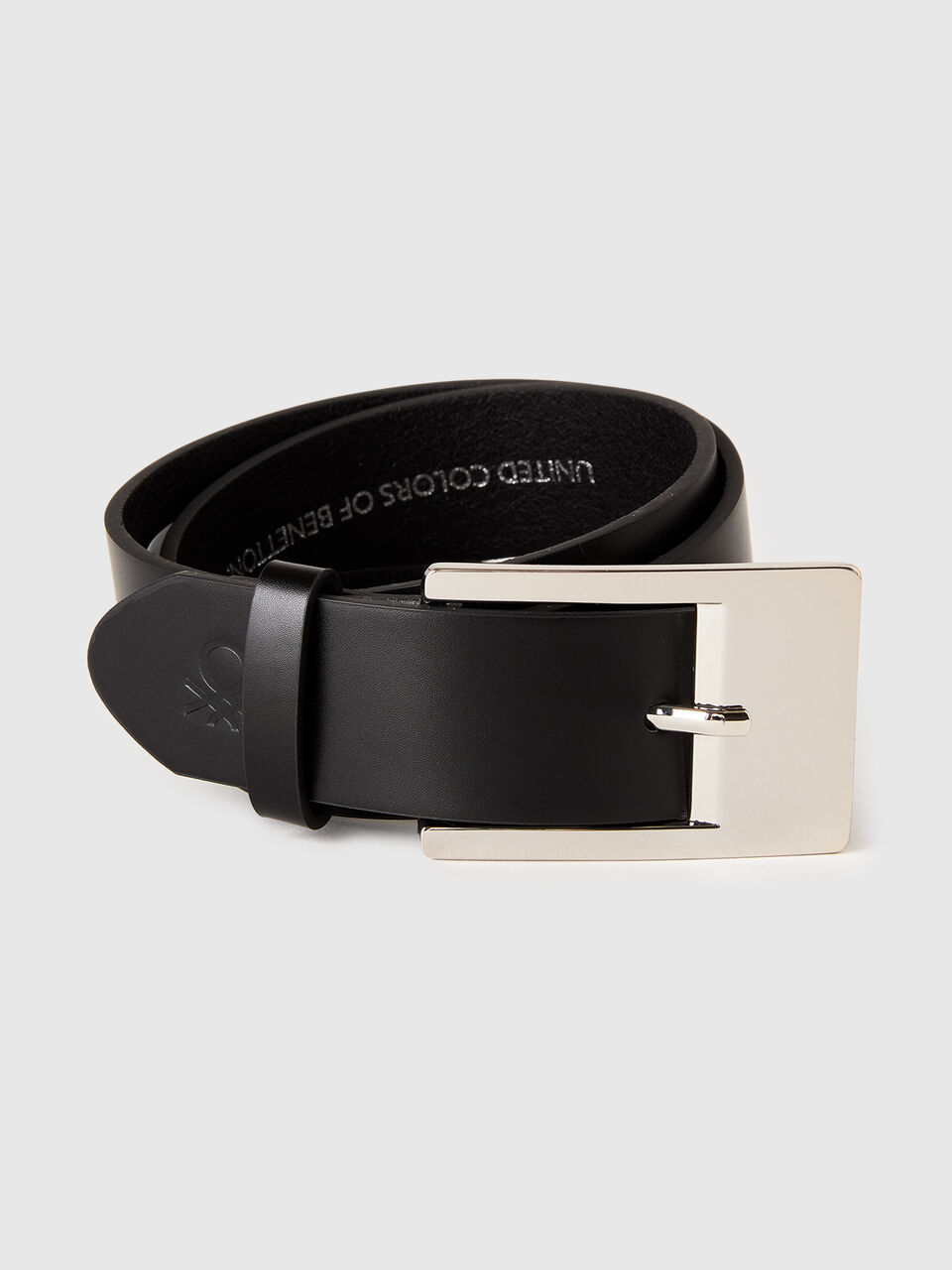 Belt with rectangular buckle