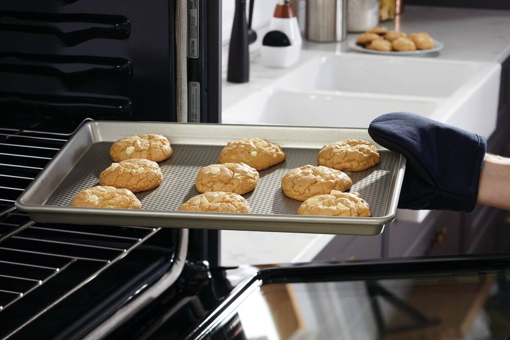 PADERNO Professional Non-Stick Medium Baking Sheet, 15 x 10-in
