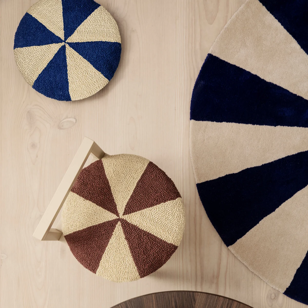 Ferm Living - Arch Getufteter Teppich