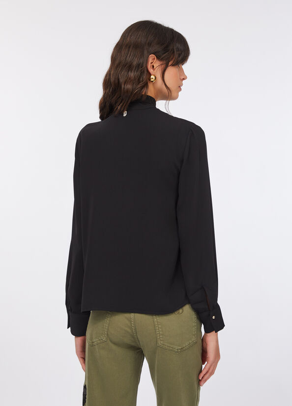 Blusa con sciarpa