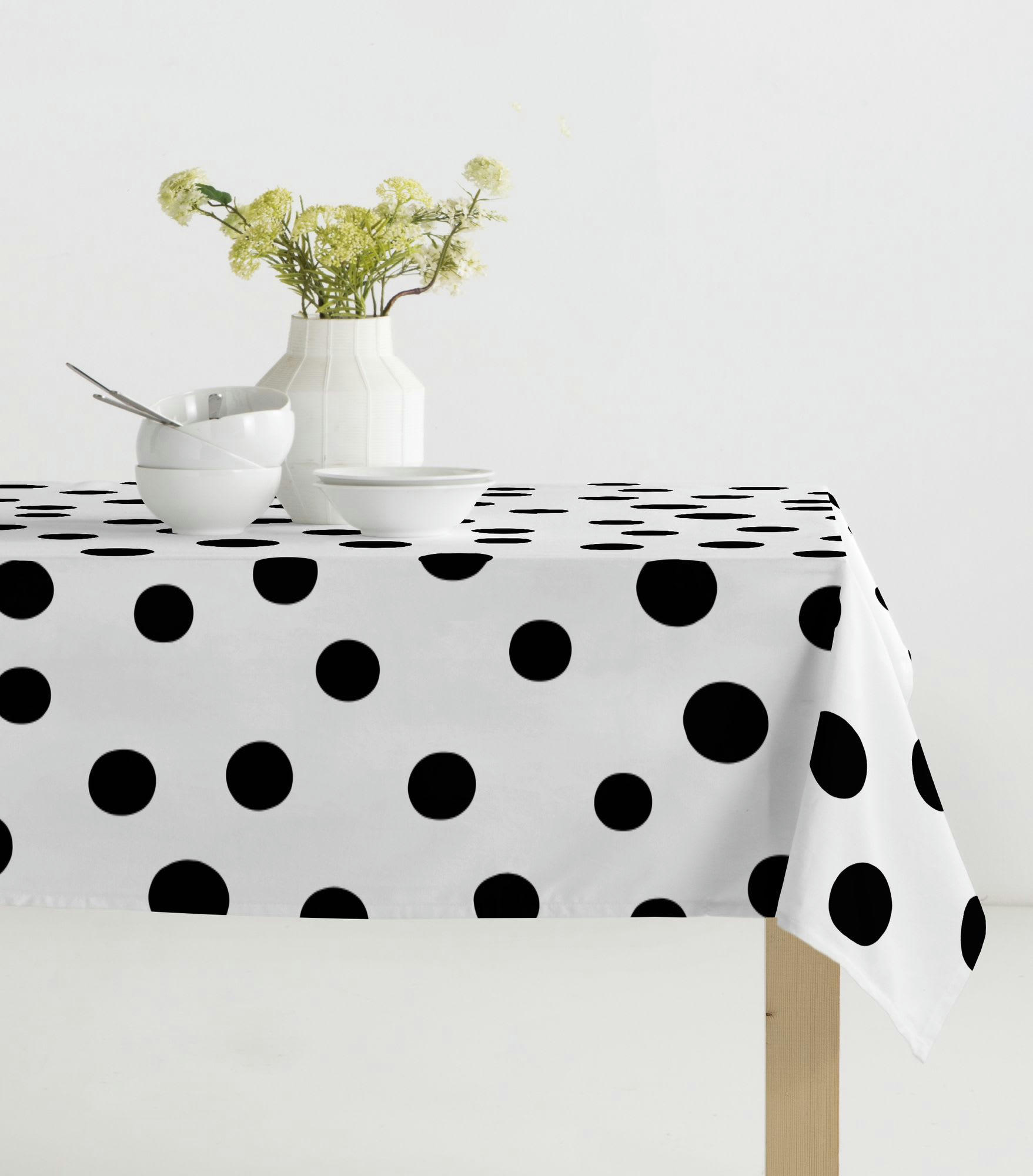 CONFETTI BLACK/WHITE - Nappe imprimée blanc avec traitement anti-taches en coton 140x140 cm