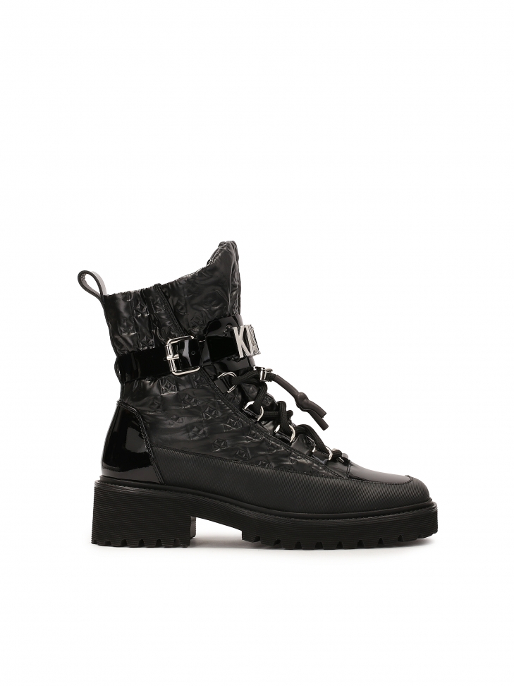 Modern ladies' boots with a wide upper