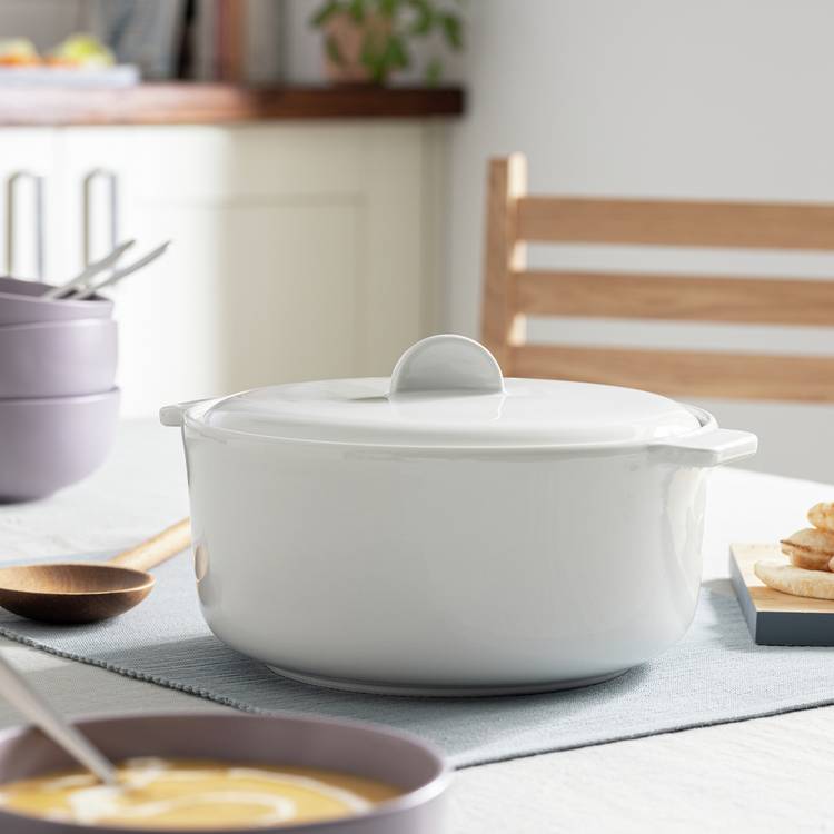 Habitat Riko 2.29 Litre Ceramic Casserole Dish - White