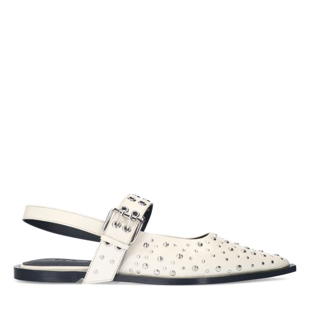 Off white leren slingbacks met studs en gesp
