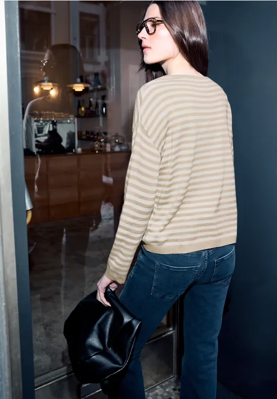 Gestreifter Pullover