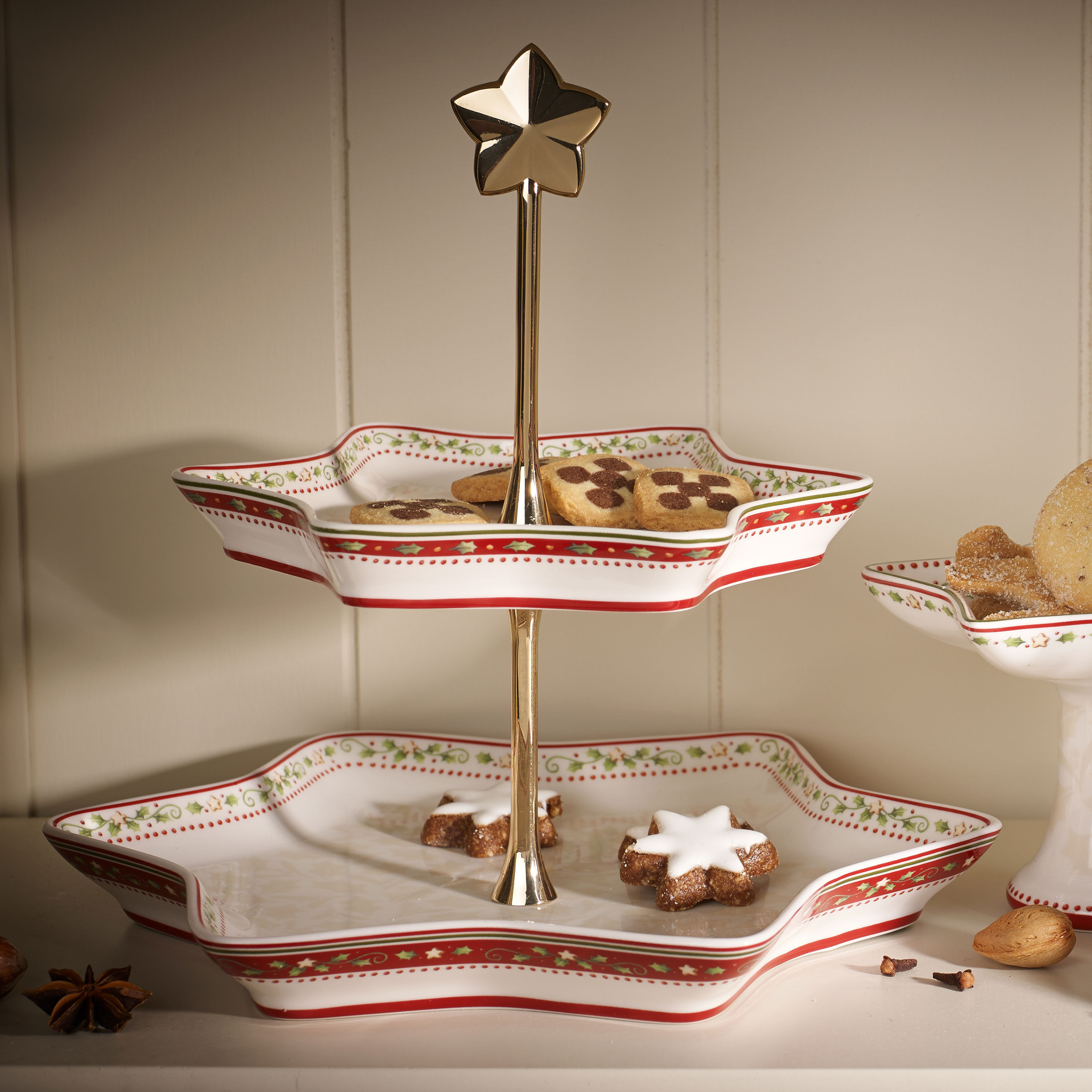 Winter Bakery Delight 3 Tier Stand - Red, 10.9'' x 9.5''
