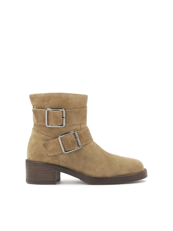 Suede boots with buckles