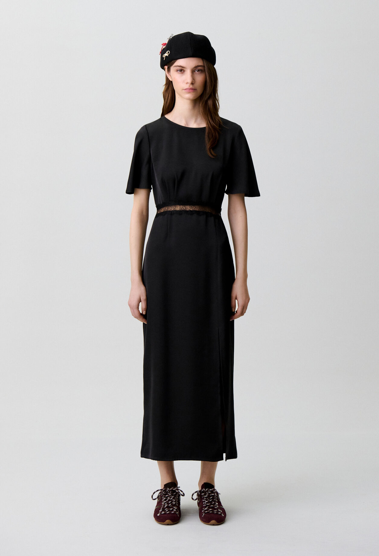 Robe satinée dentelle dos nu