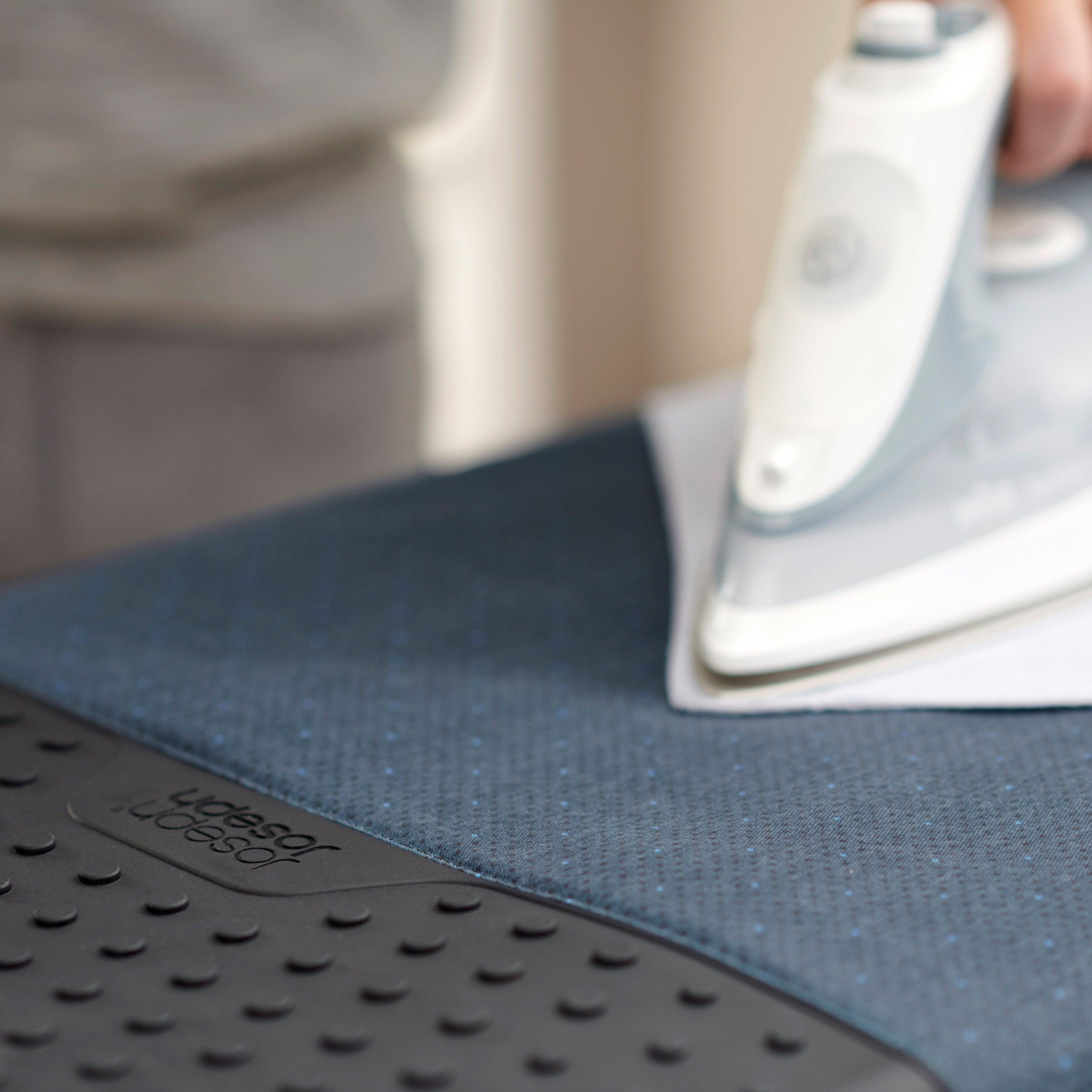 Joseph Joseph Glide Plus Advanced Strijkplankhoes - Zwart