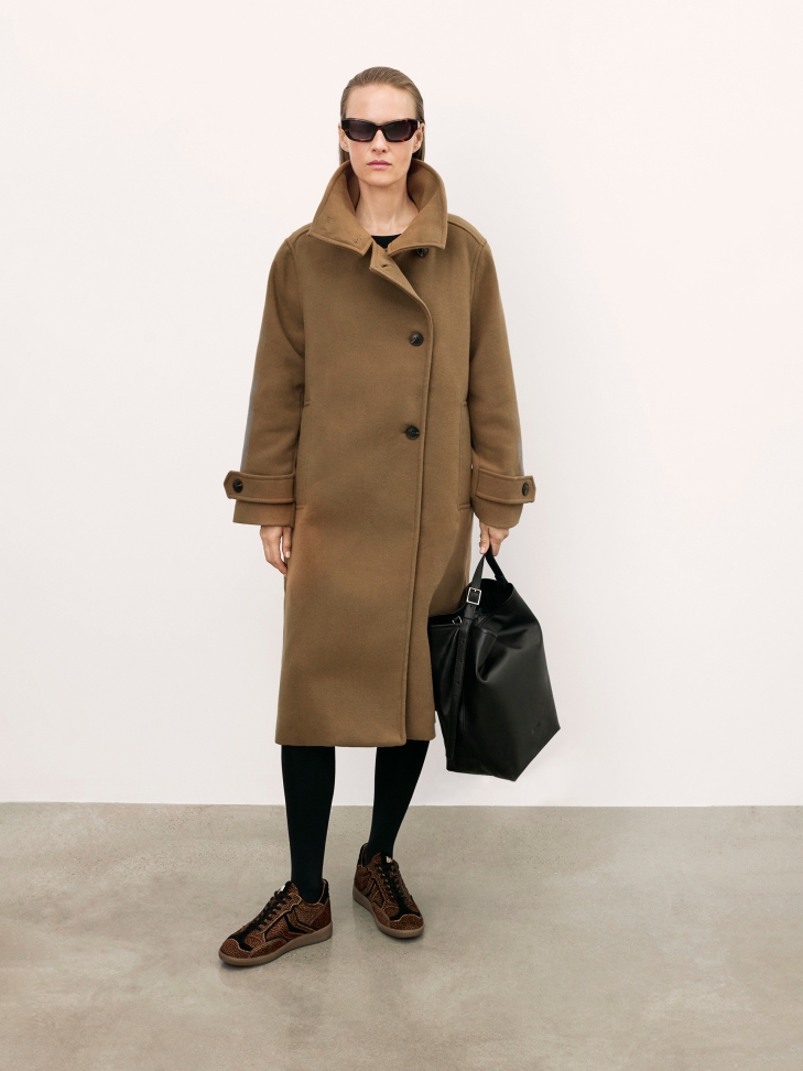 Black leather handbag with shoulder strap