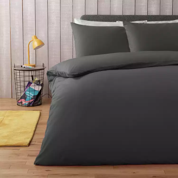 Habitat Easycare Plain Black Bedding Set - Single