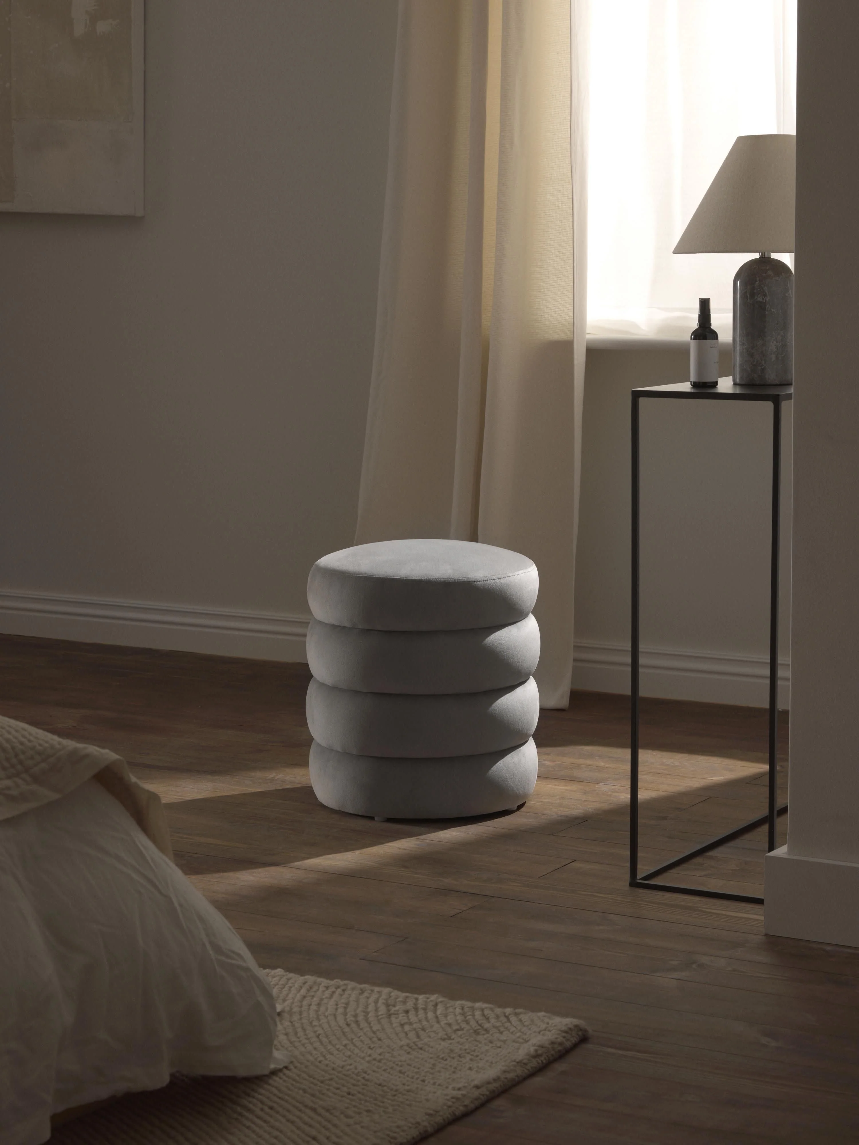 Samt-Polsterhocker Alto
