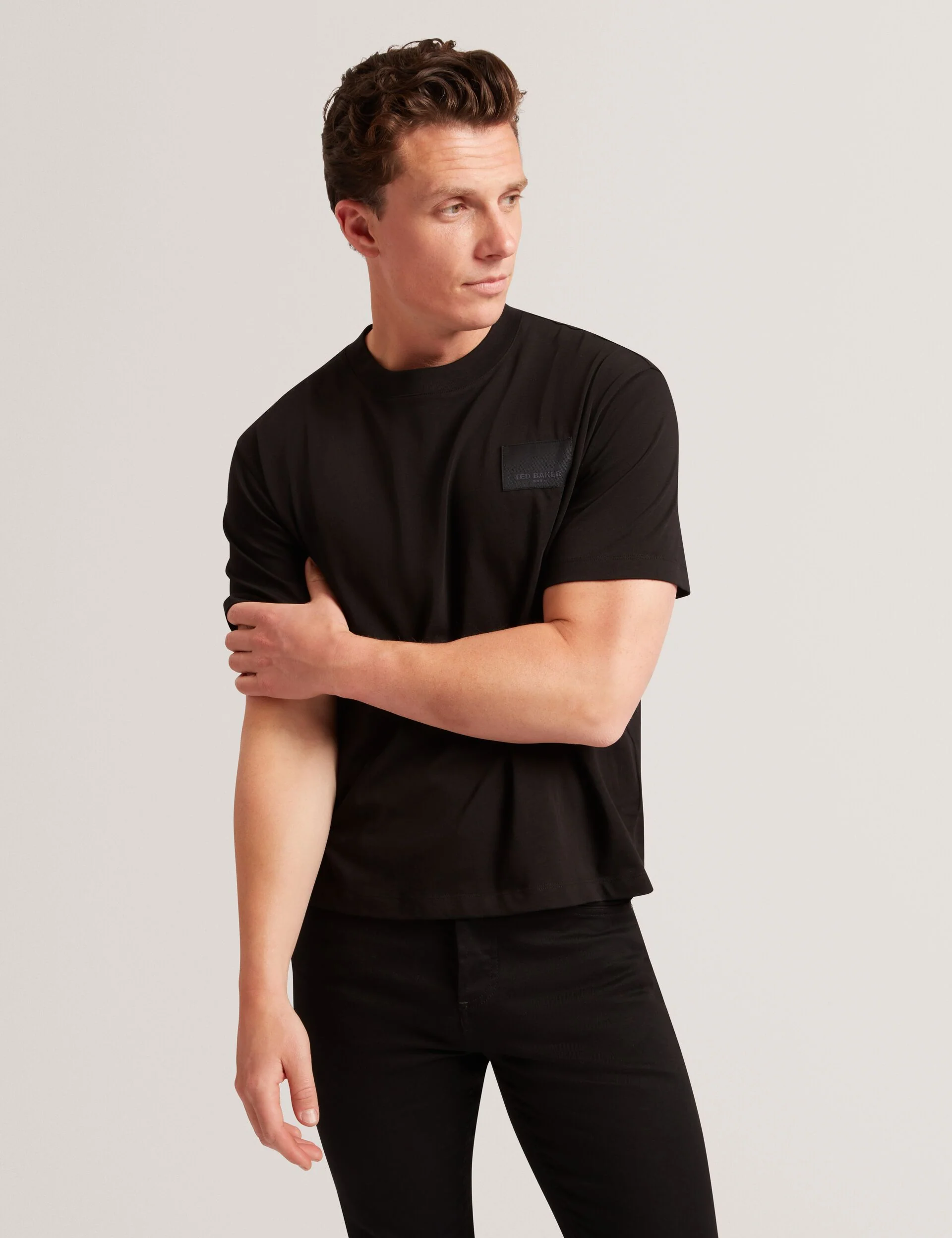 LUCKA | BLACK