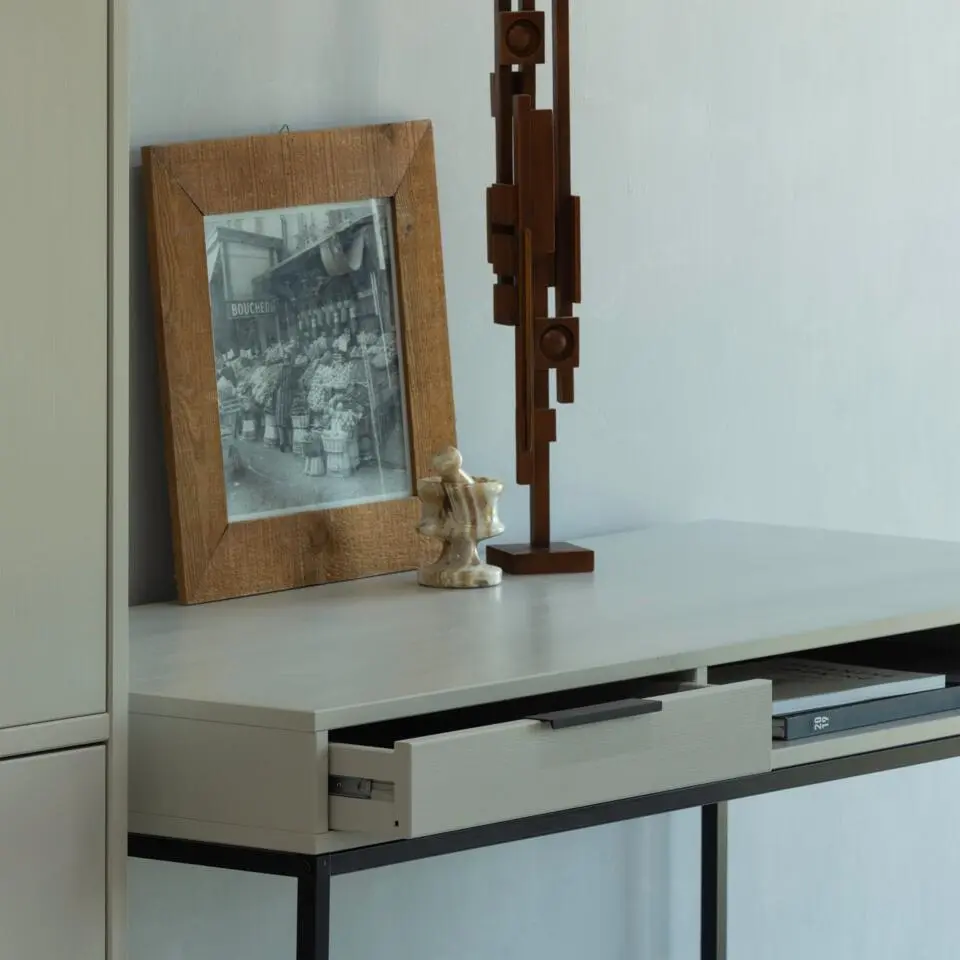 WOOOD Nore Bureau - Grenen - Dust - 75x130x58