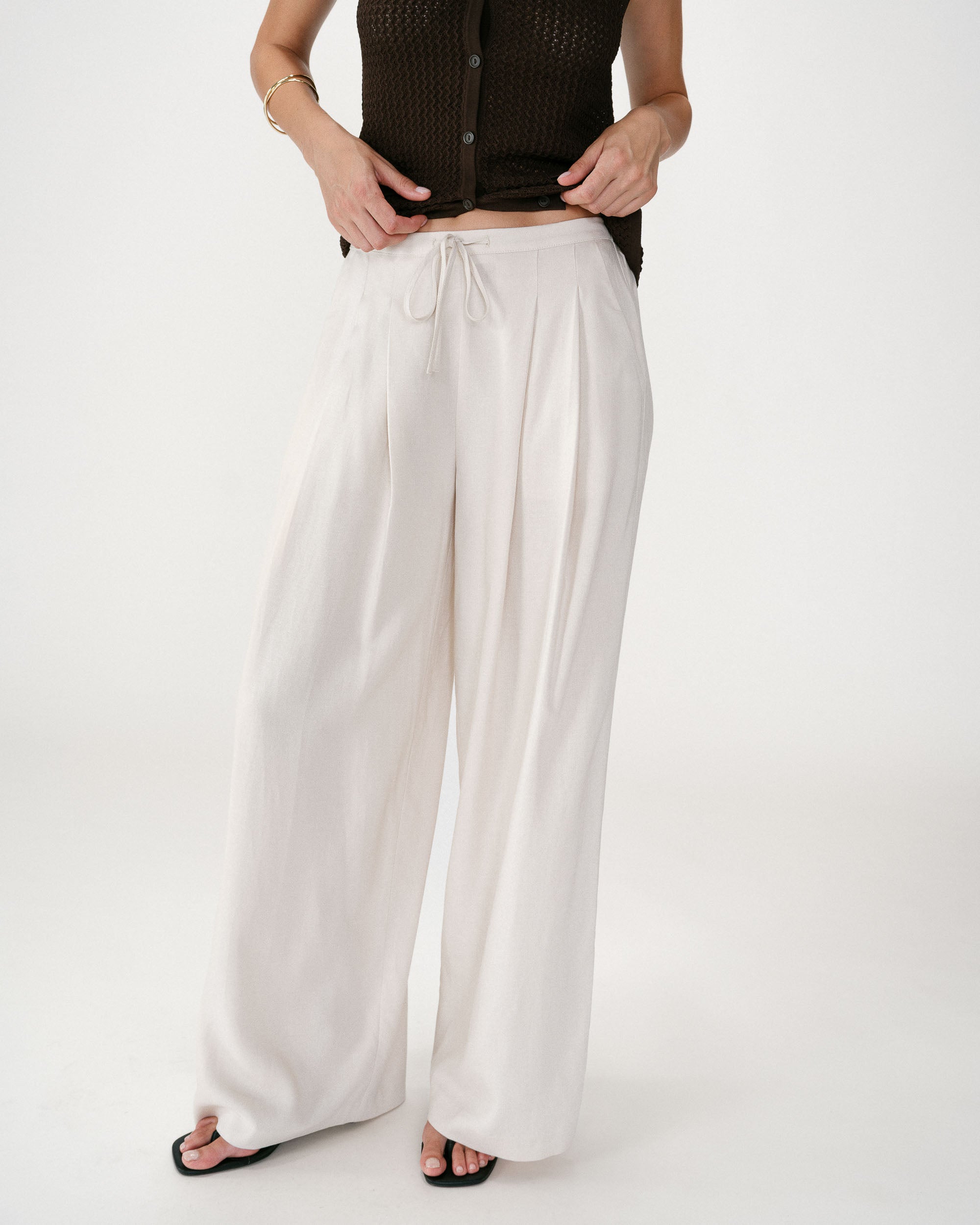 Pantalon tailleur en lin fluide sable Wally