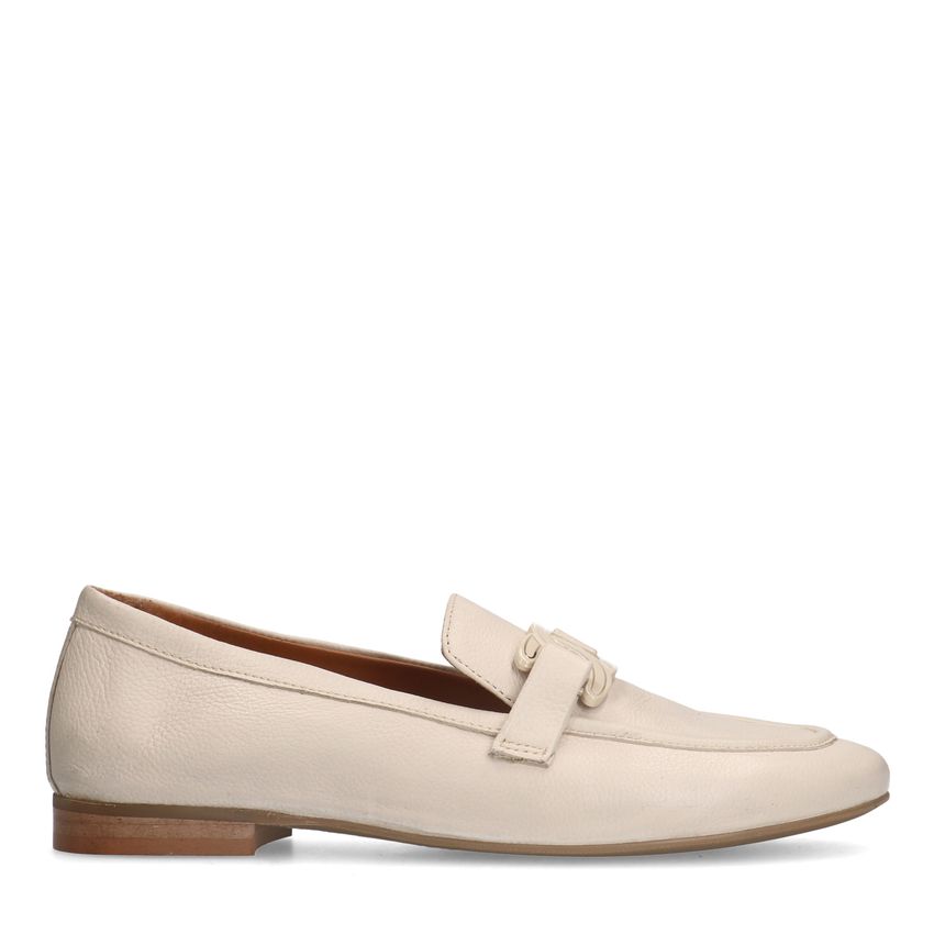 Manfield Roomwitte leren loafers met detail