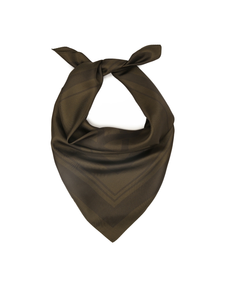 Elegant square-shaped scarf
