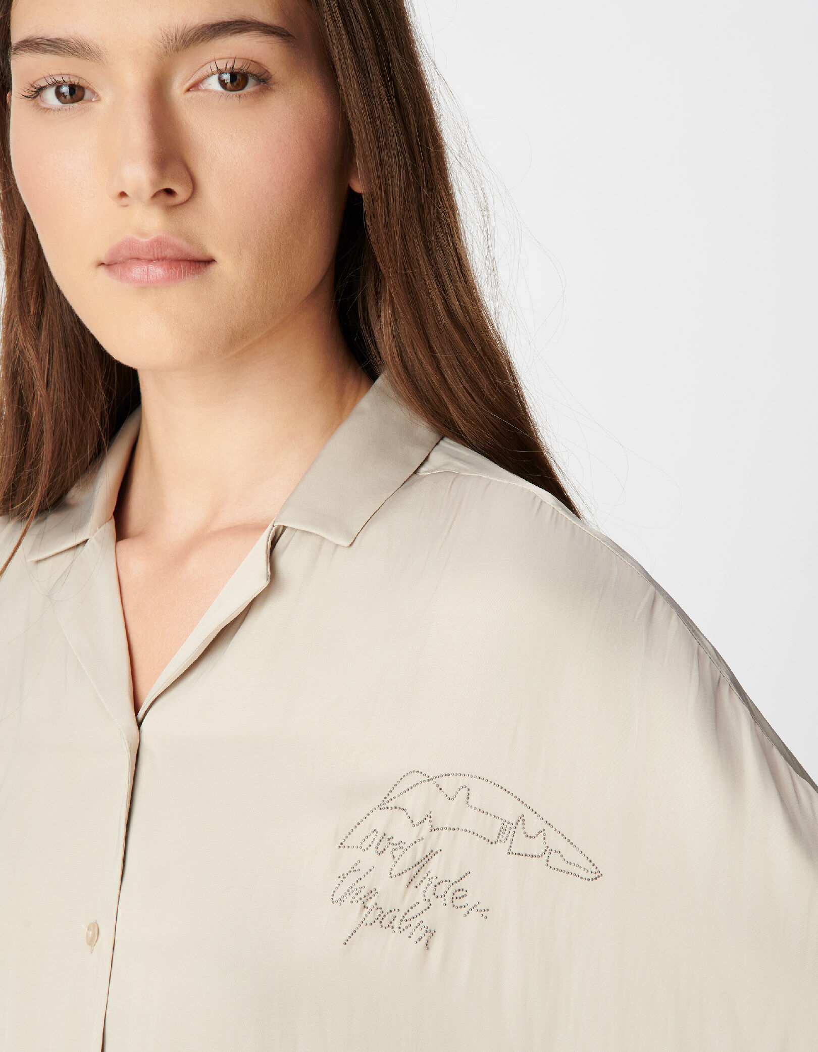Chemise beige satinée motif palmier clouté dos Femme