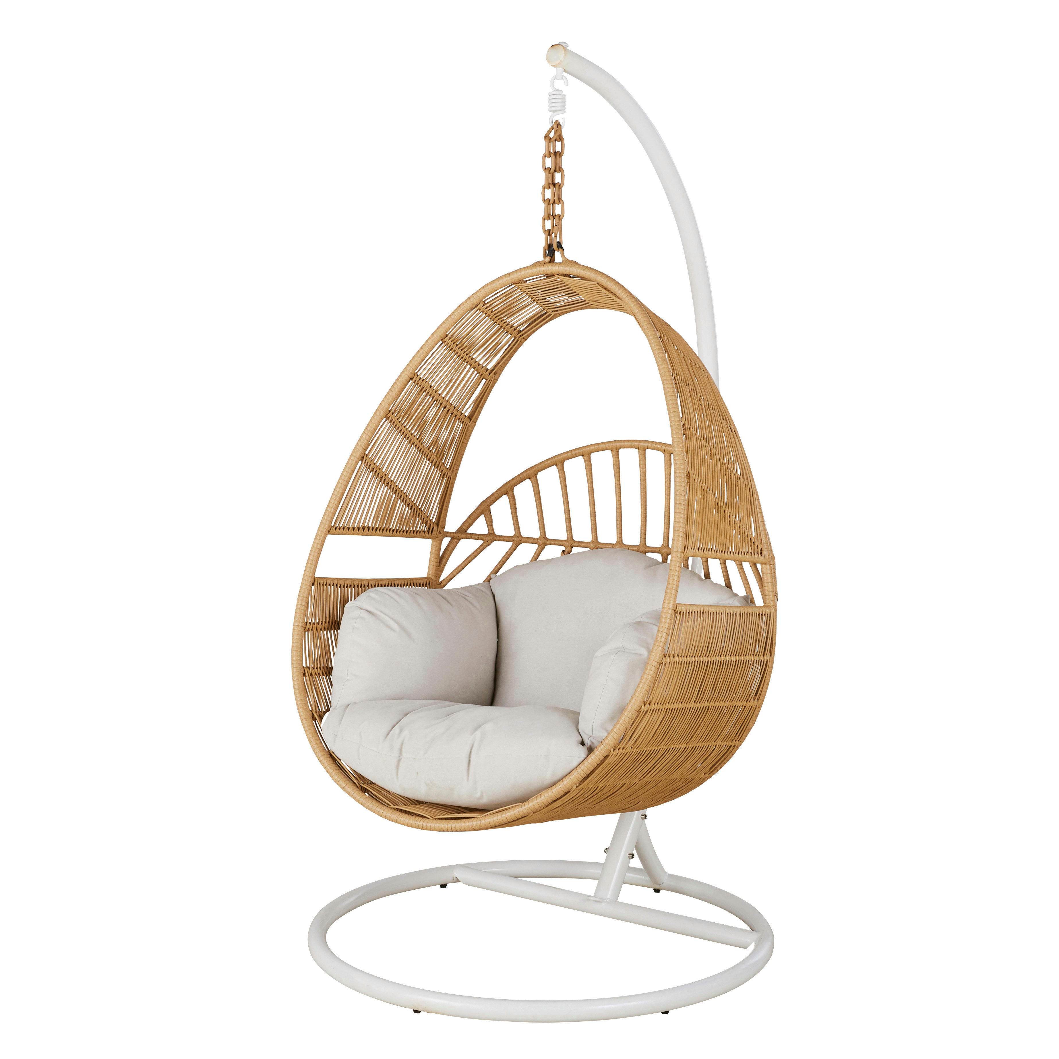 - Fauteuil suspendu extérieur en résine imitation rotin et coussin écru