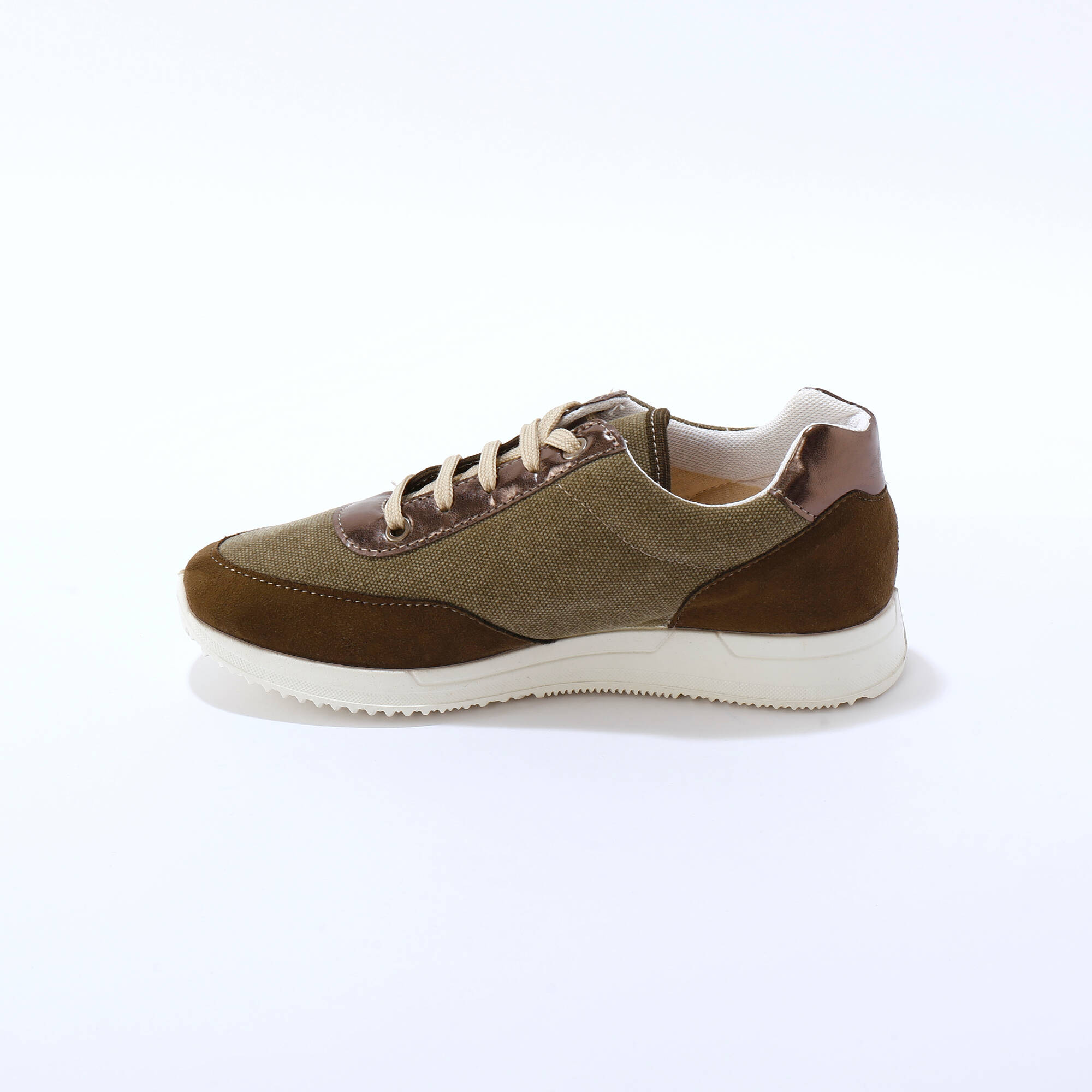 Baskets lacées spécial pieds sensibles, en tissu souple