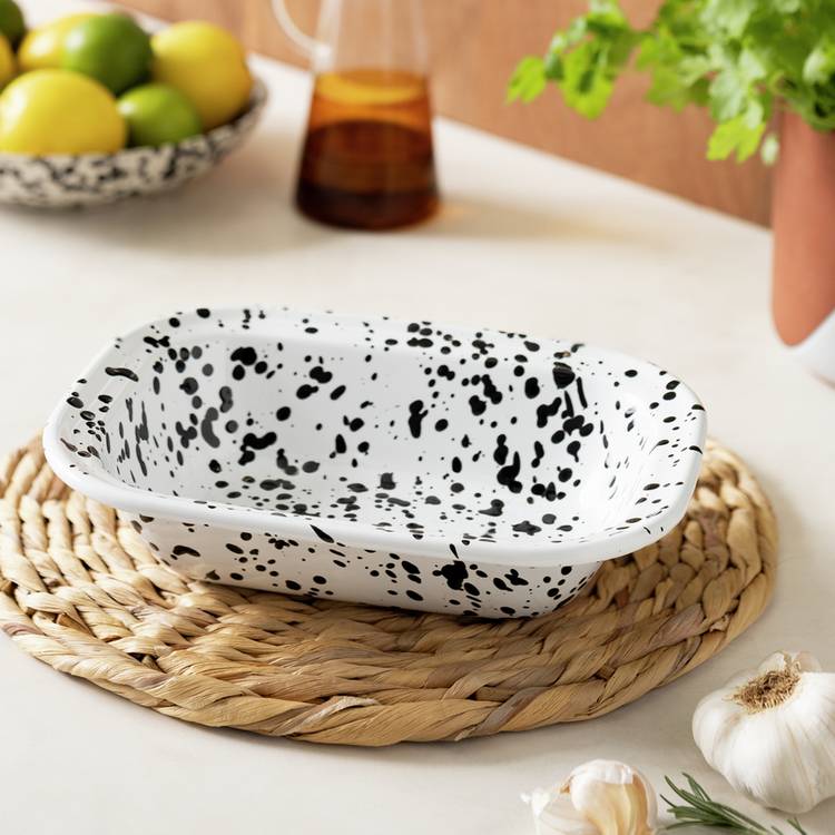 Habitat 24cm Enamel Pie Dish - White