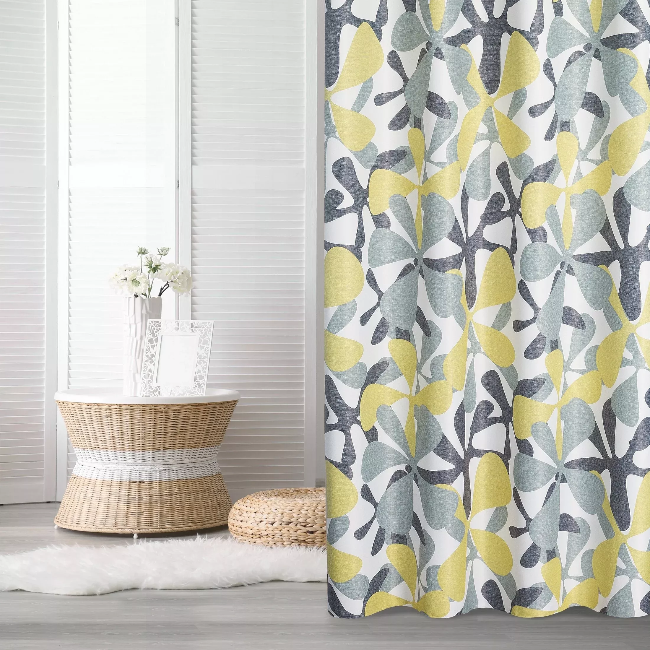Zasłona biało, żółta w graficzny wzór kwiatów 140x250 cm przelotka - DORIN - Design 91