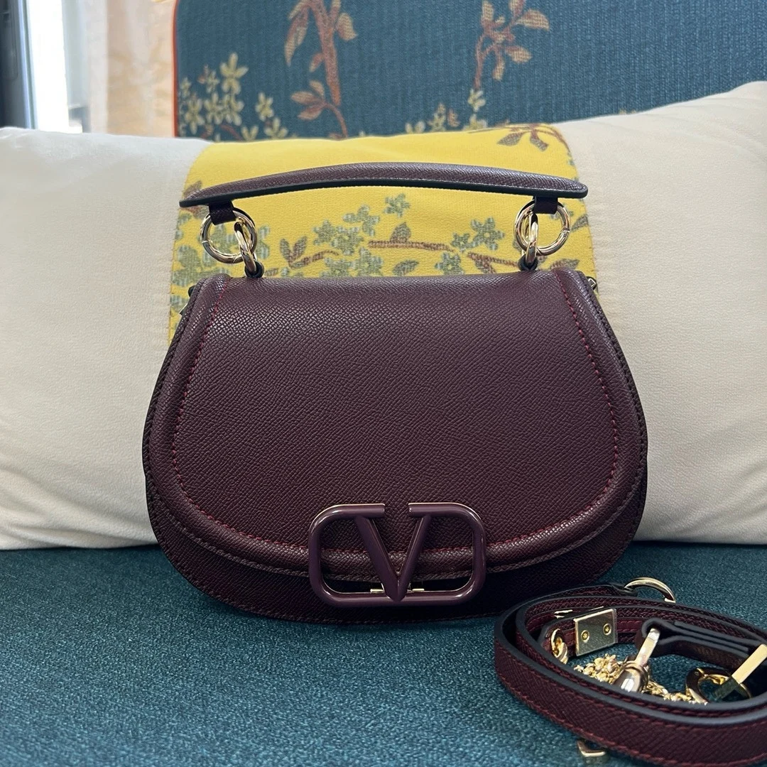 Valentiono VLogo Grainy Flap Tote