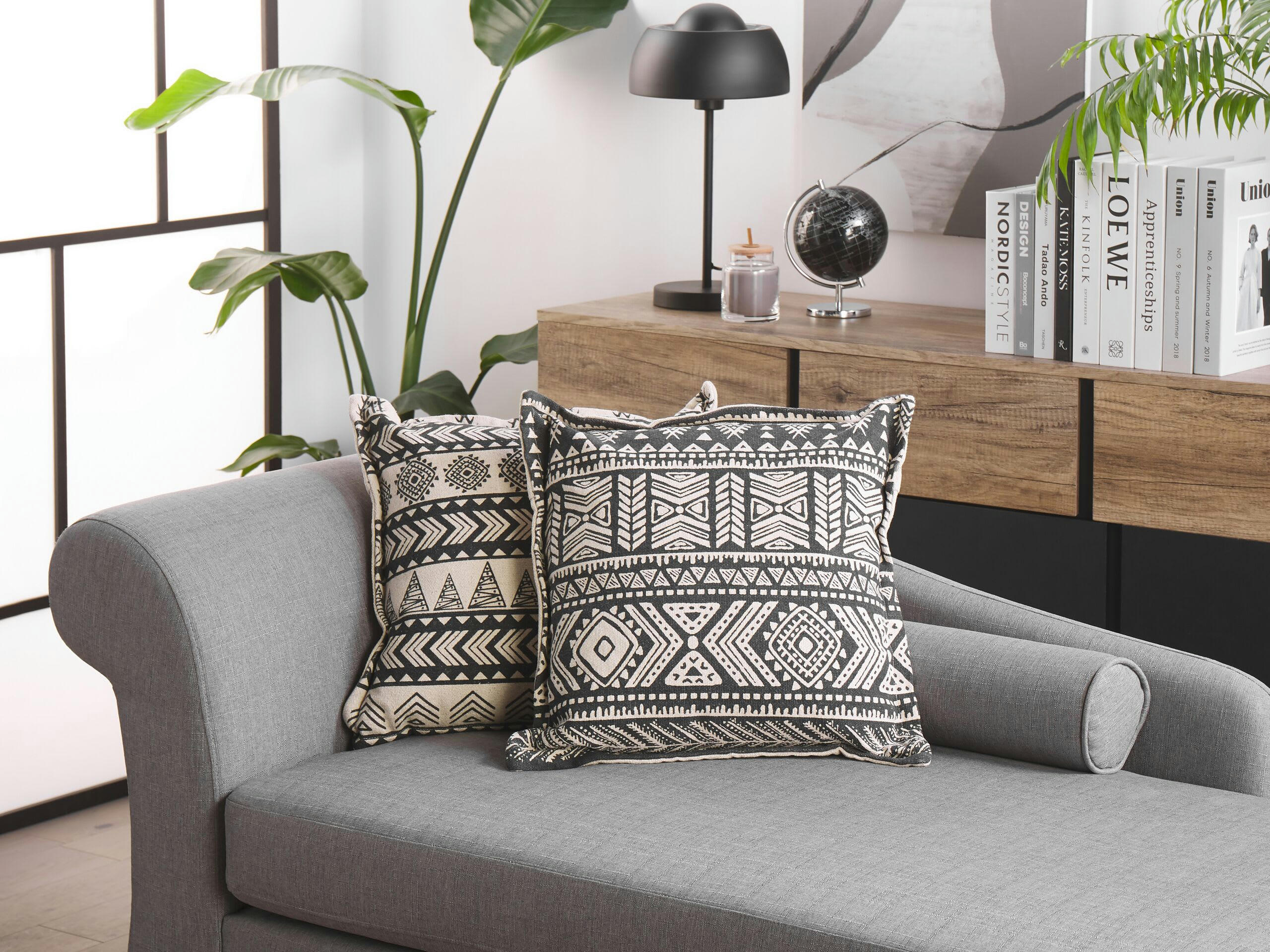 SIRVAN - Lot de 2 coussin décoratifs en tissu noir 45x12cm