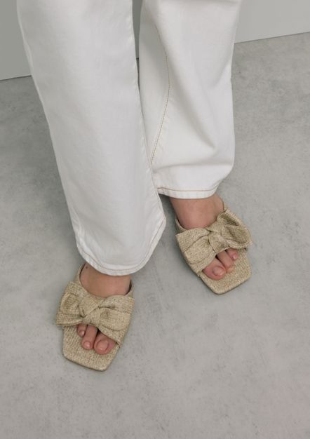 Beige raffia slippers met strik