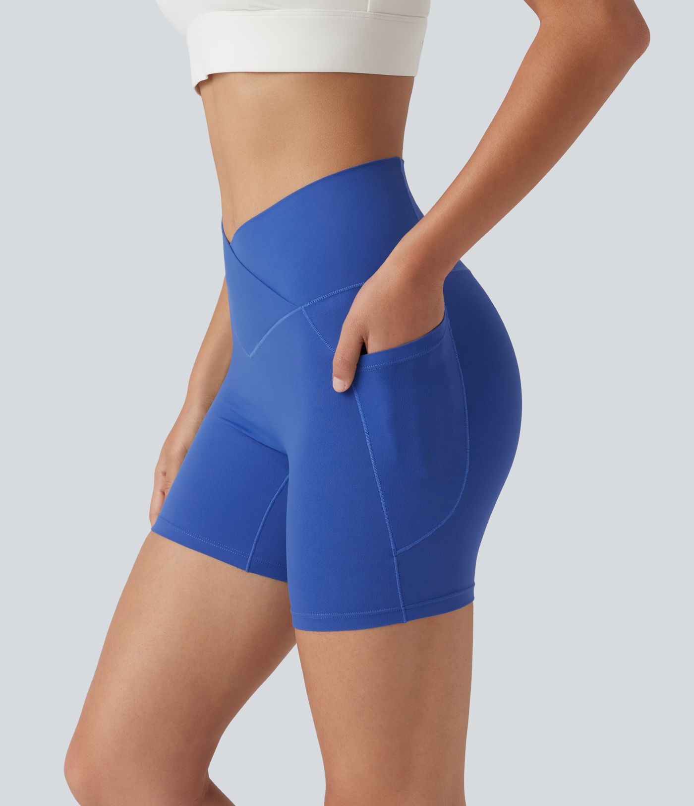 Short cycliste de yoga SoftlyZero™ 13 cm taille haute croisée avec poches et protection solaire UPF50