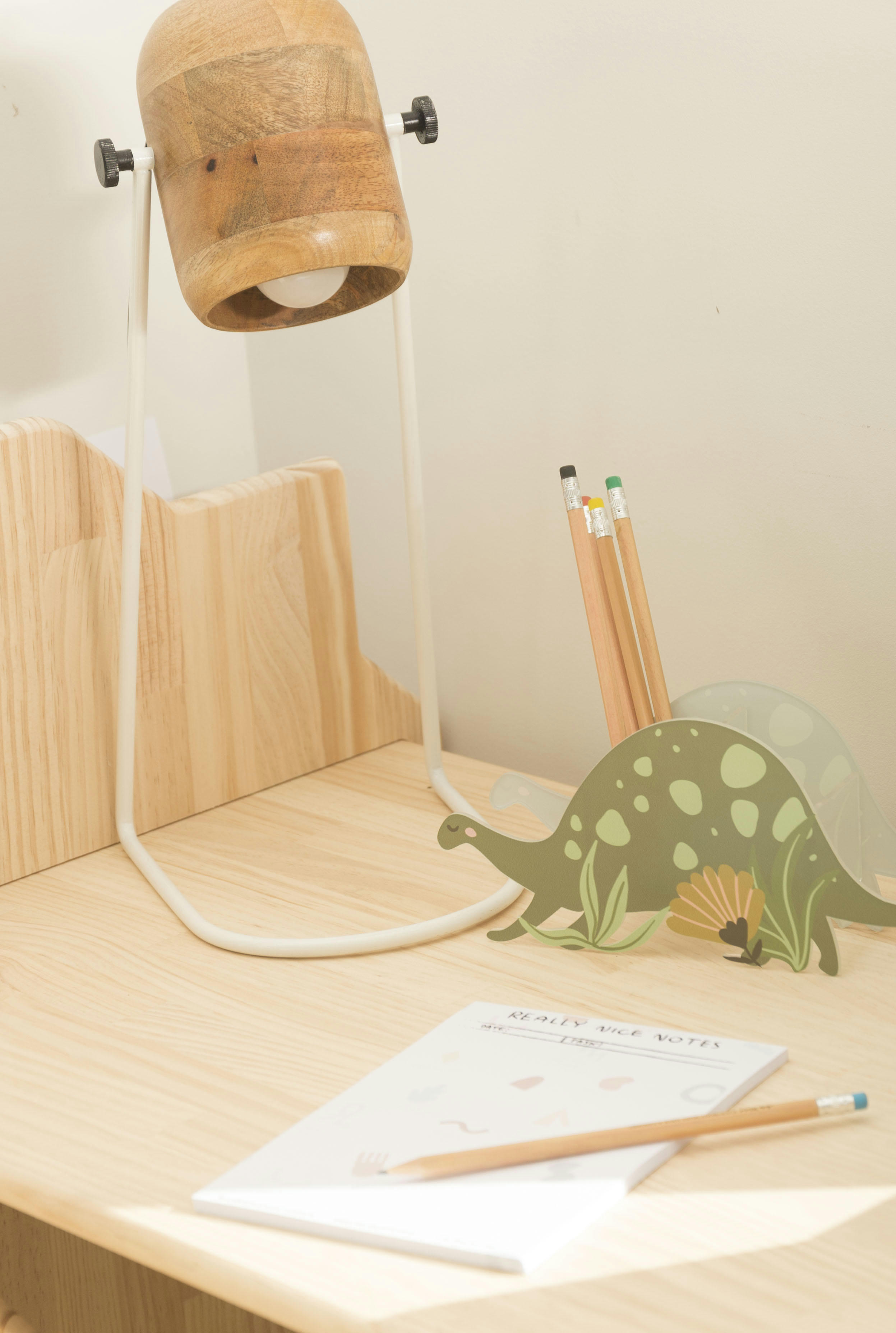 PENCIL HOLDER - Porte Crayons en méthacrylate en forme de dinosaure vert pour enfant